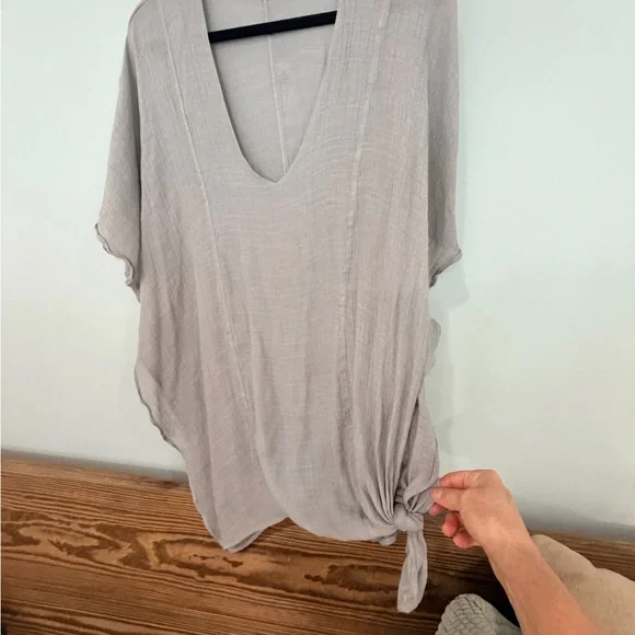 Umgee Light Gray V-Neck Top - Picture 3 of 6